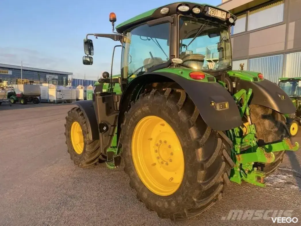 John Deere 6215R 158kW