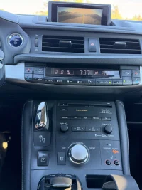 Lexus CT 200h 1.8 73kW thumbnail