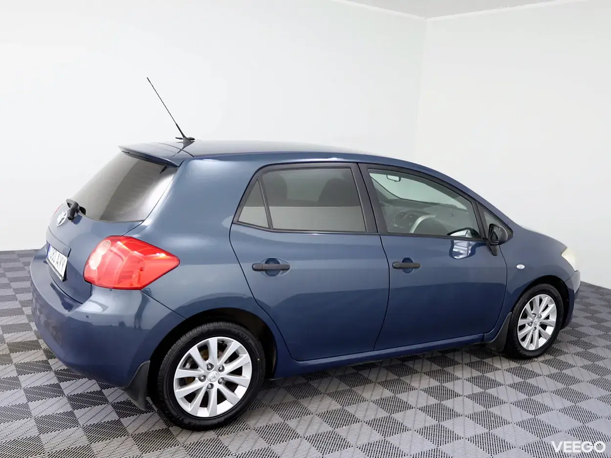 Toyota Auris 1.4 71kW