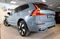 Volvo XC60 AWD ULTRA DARK H&K XENIUM INTELLI PRO 2 293kW thumbnail