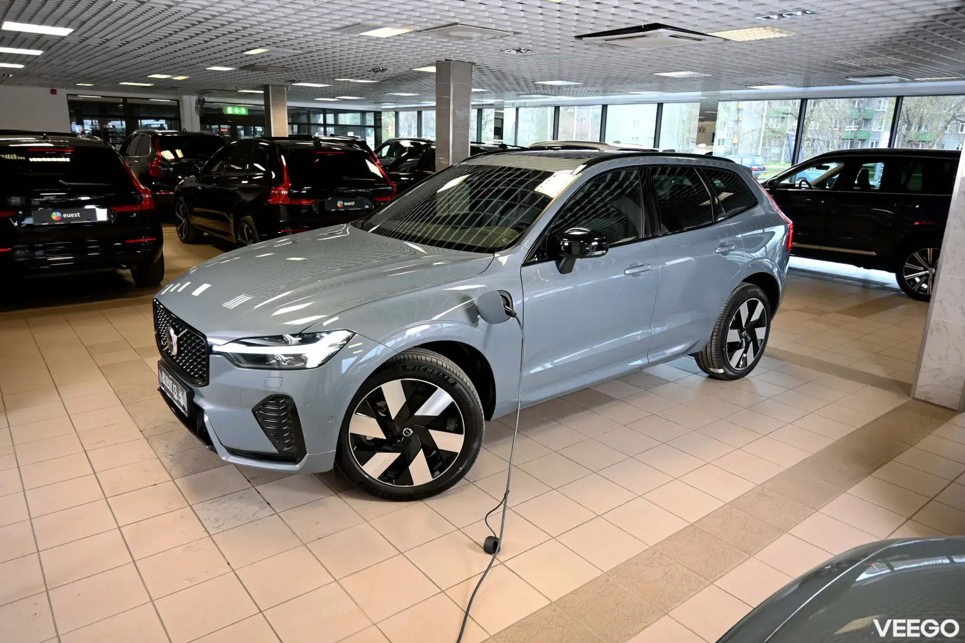 Volvo XC60 AWD ULTRA DARK H&K XENIUM INTELLI PRO 2 293kW