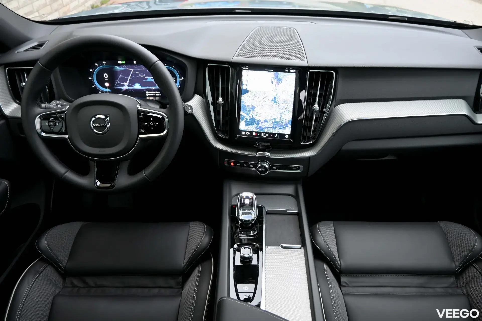 Volvo XC60 AWD ULTRA DARK H&K XENIUM INTELLI PRO 2 293kW