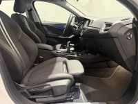 BMW 118 i  Sport Line PDC Farthållare 17" Sportstolar LED 0kW thumbnail