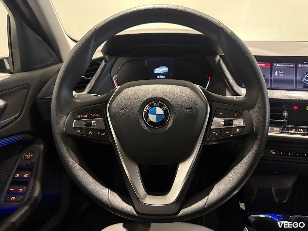 BMW 118 i  Sport Line PDC Farthållare 17" Sportstolar LED 0kW