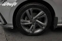Volkswagen Golf Sportscombi 1.5 eTSI DSG 150HK R-Line /Drag 110kW thumbnail