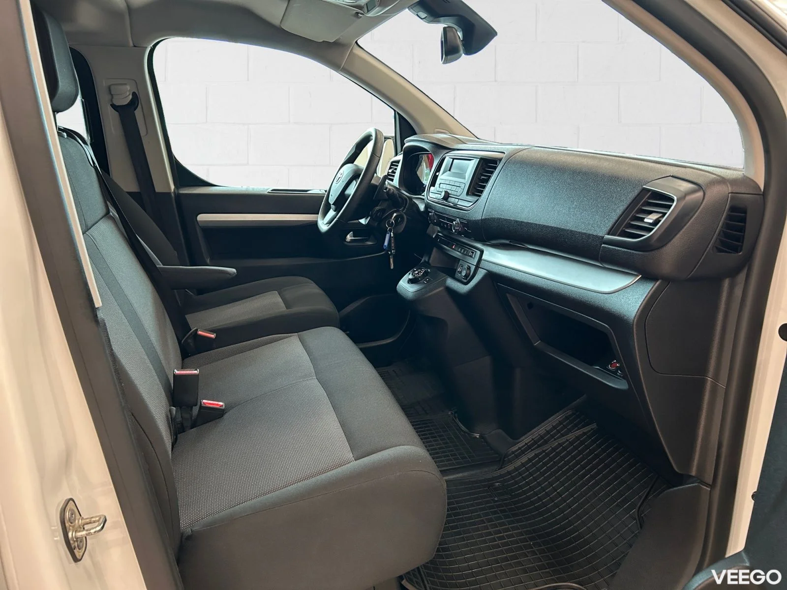 Toyota Proace Long Double Side Door Shuttle 2 106kW