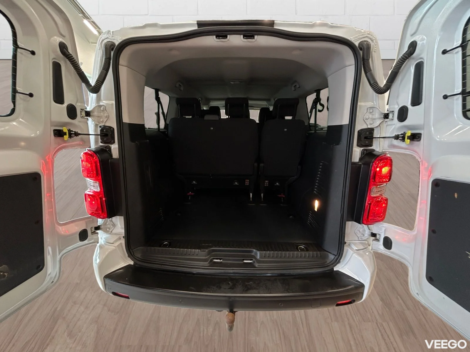 Toyota Proace Long Double Side Door Shuttle 2 106kW