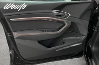 Audi Q8 55 e-tron Q 408HK S-Line Selection/Pano/Se Spec/Moms 300kW thumbnail