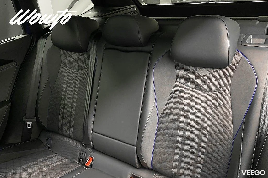 Volkswagen Passat eHybrid DSG 272HK R-Line Black/Pano/Moms 200kW