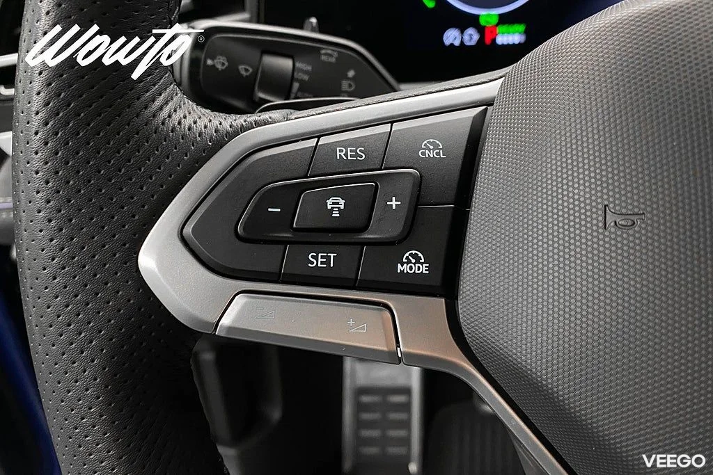 Volkswagen Passat eHybrid DSG 272HK R-Line Black/Pano/Moms 200kW