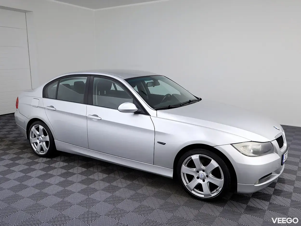BMW 320 2.0 121kW