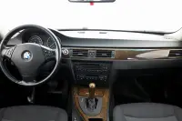 BMW 320 2.0 121kW thumbnail