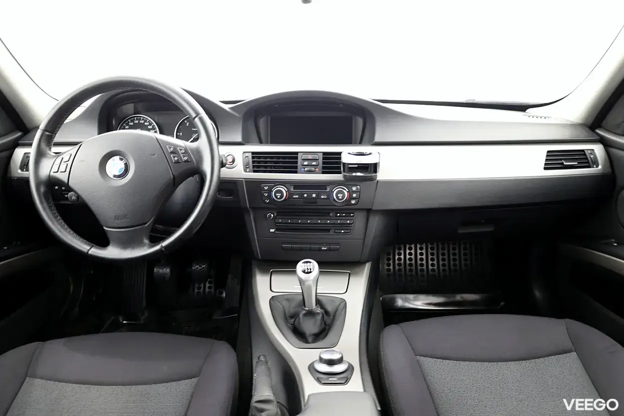 BMW 320 2.0 130kW