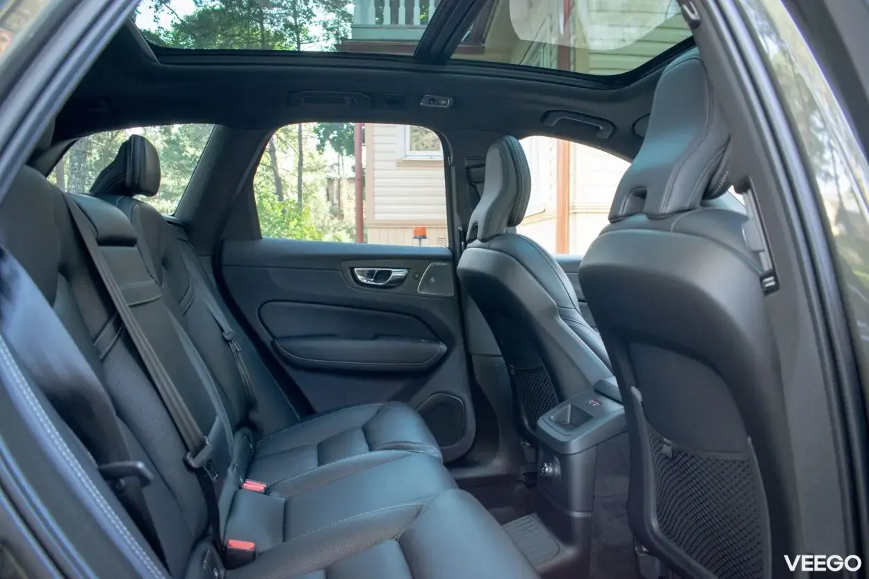 Volvo XC60 T8 Intelli PRO Xenium Wntr FULL 2 288kW