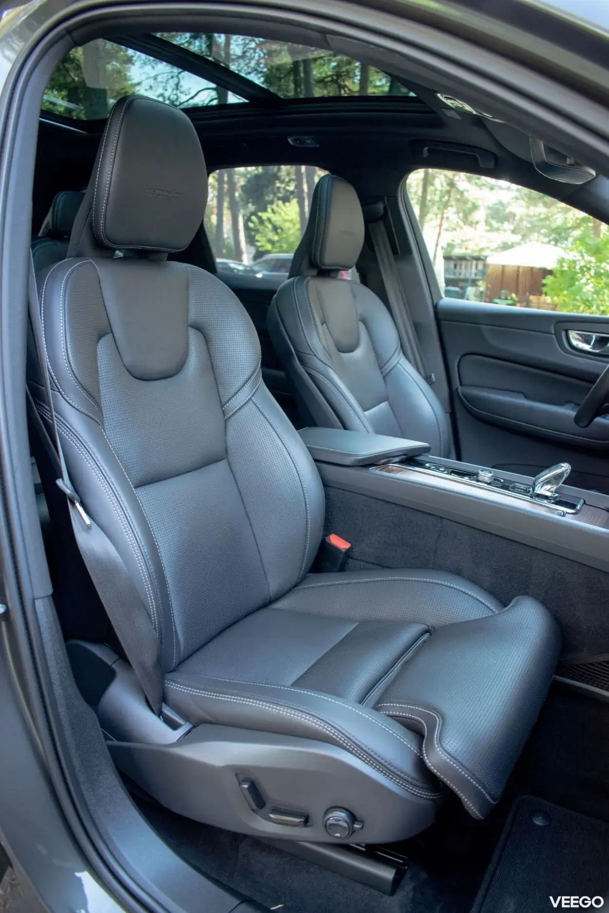 Volvo XC60 T8 Intelli PRO Xenium Wntr FULL 2 288kW