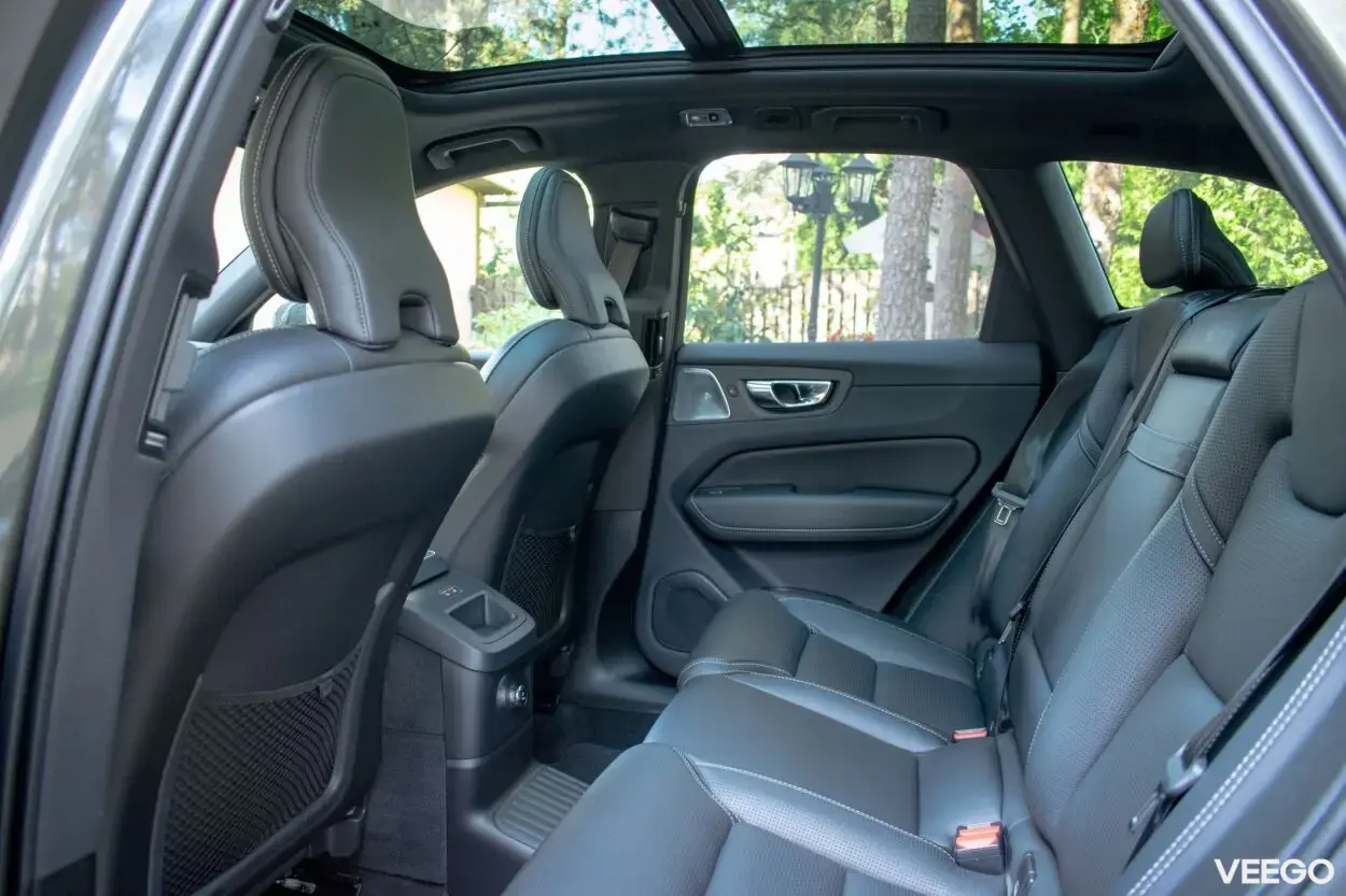 Volvo XC60 T8 Intelli PRO Xenium Wntr FULL 2 288kW