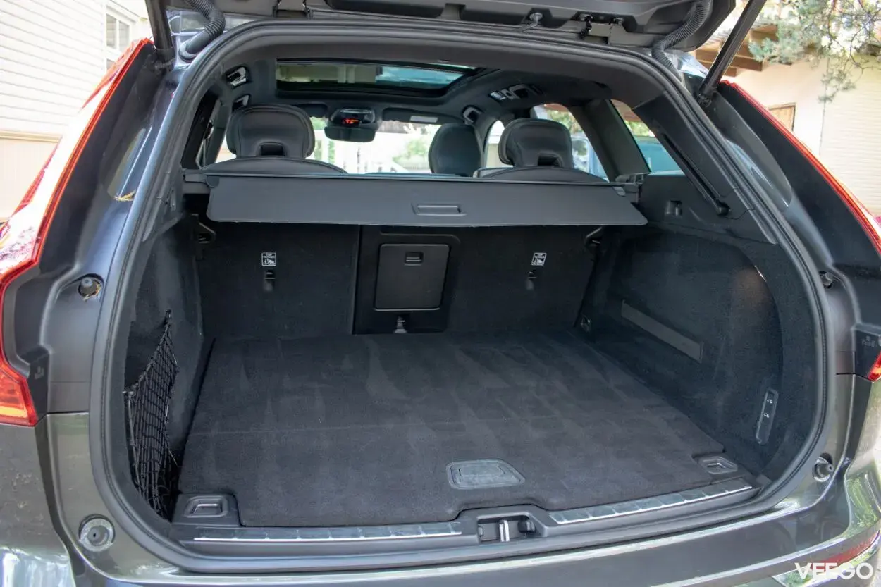 Volvo XC60 T8 Intelli PRO Xenium Wntr FULL 2 288kW