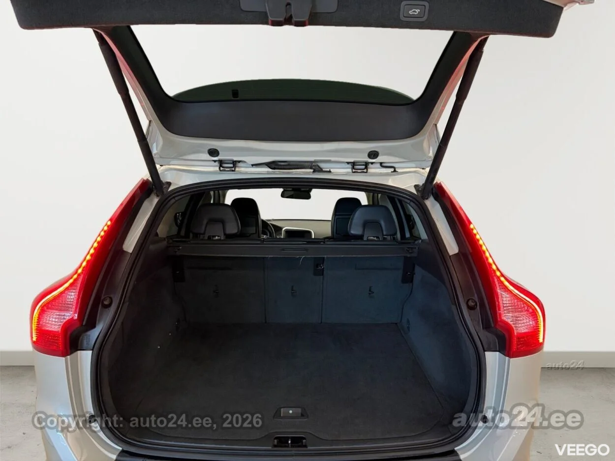 Volvo XC60 D5 AWD R-Design 2.4 158kW