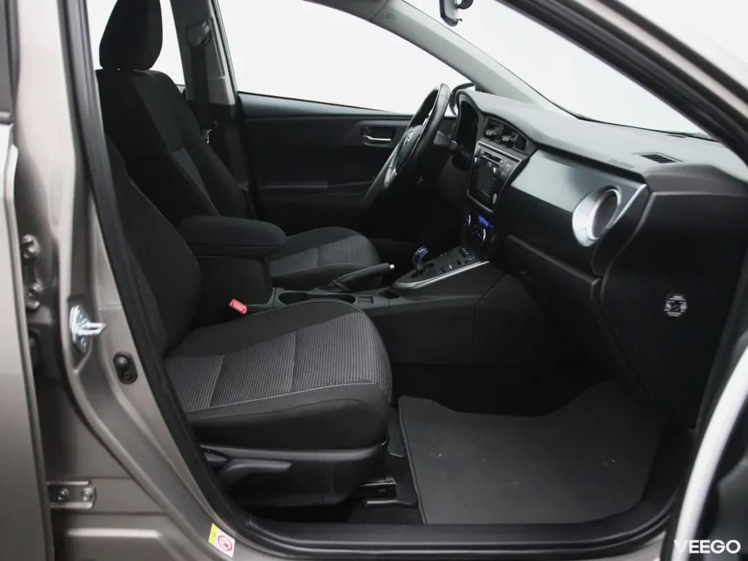 Toyota Auris 1.8 100kW