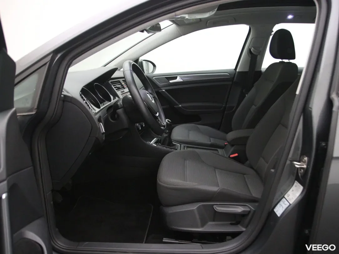 Volkswagen Golf 1.6 85kW