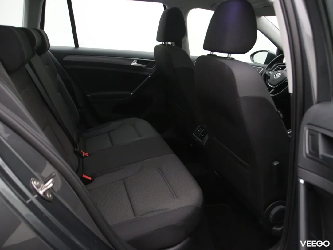 Volkswagen Golf 1.6 85kW