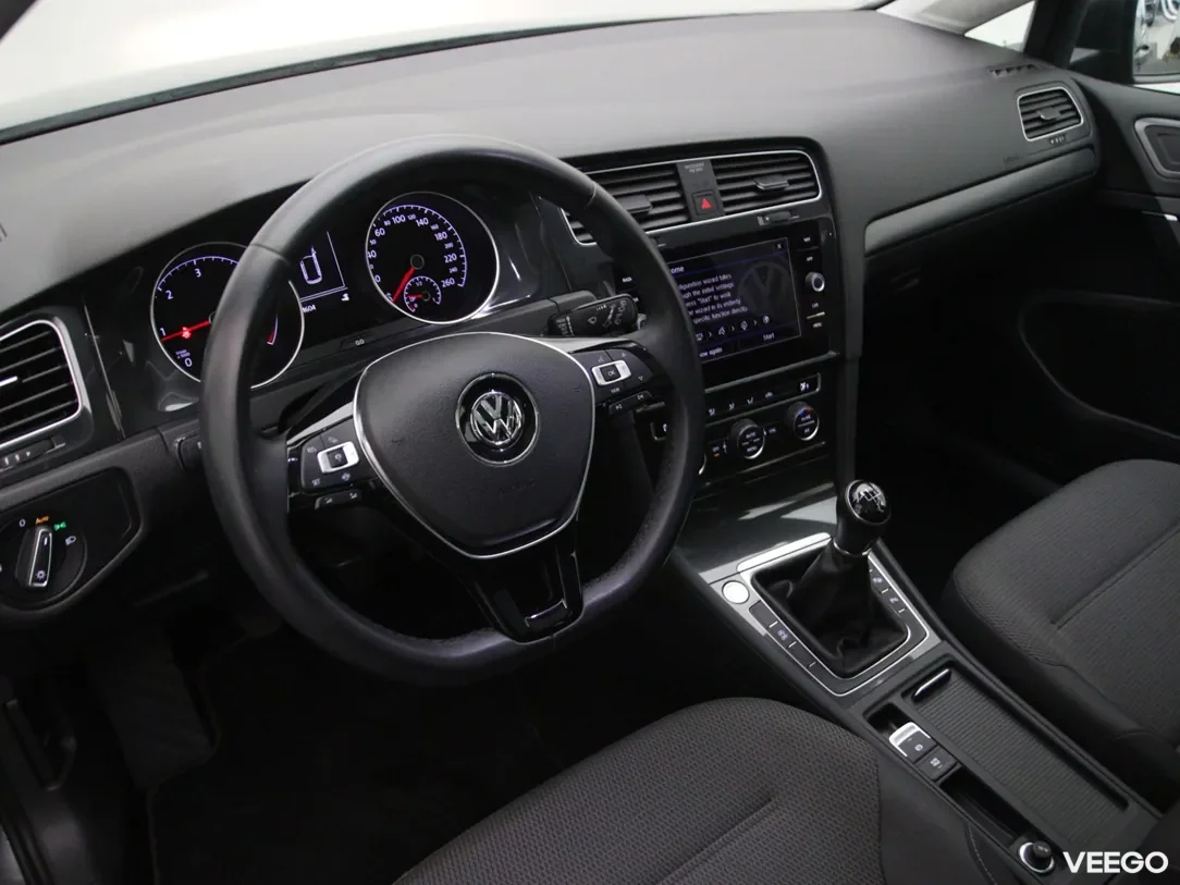 Volkswagen Golf 1.6 85kW