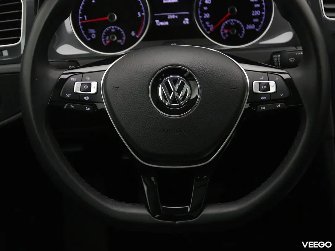Volkswagen Golf 1.6 85kW