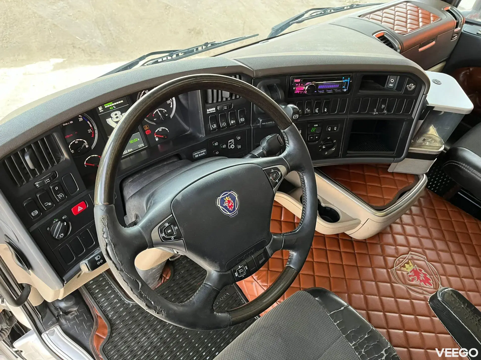 SCANIA R560 CUSTOM INTERIOR 412kW