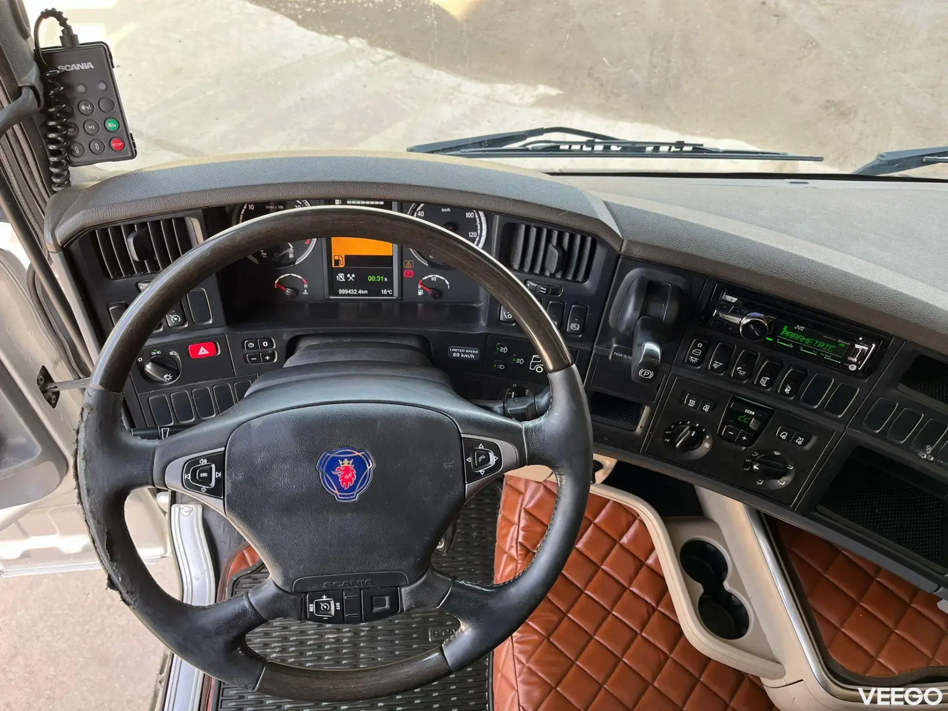 SCANIA R560 CUSTOM INTERIOR 412kW