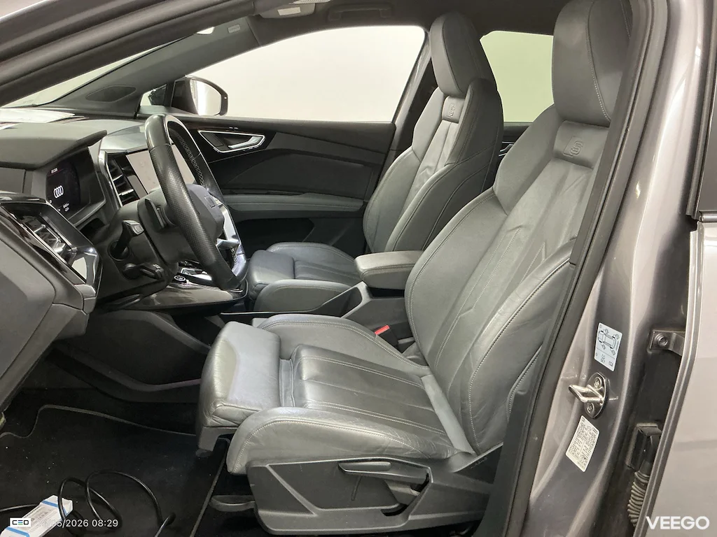 Audi Q4 e-tron S-LINE 4WD 220kW