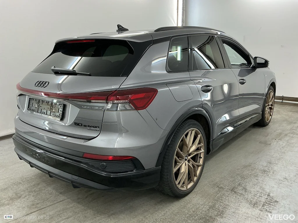 Audi Q4 e-tron S-LINE 4WD 220kW