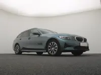 BMW 330 2 135kW thumbnail