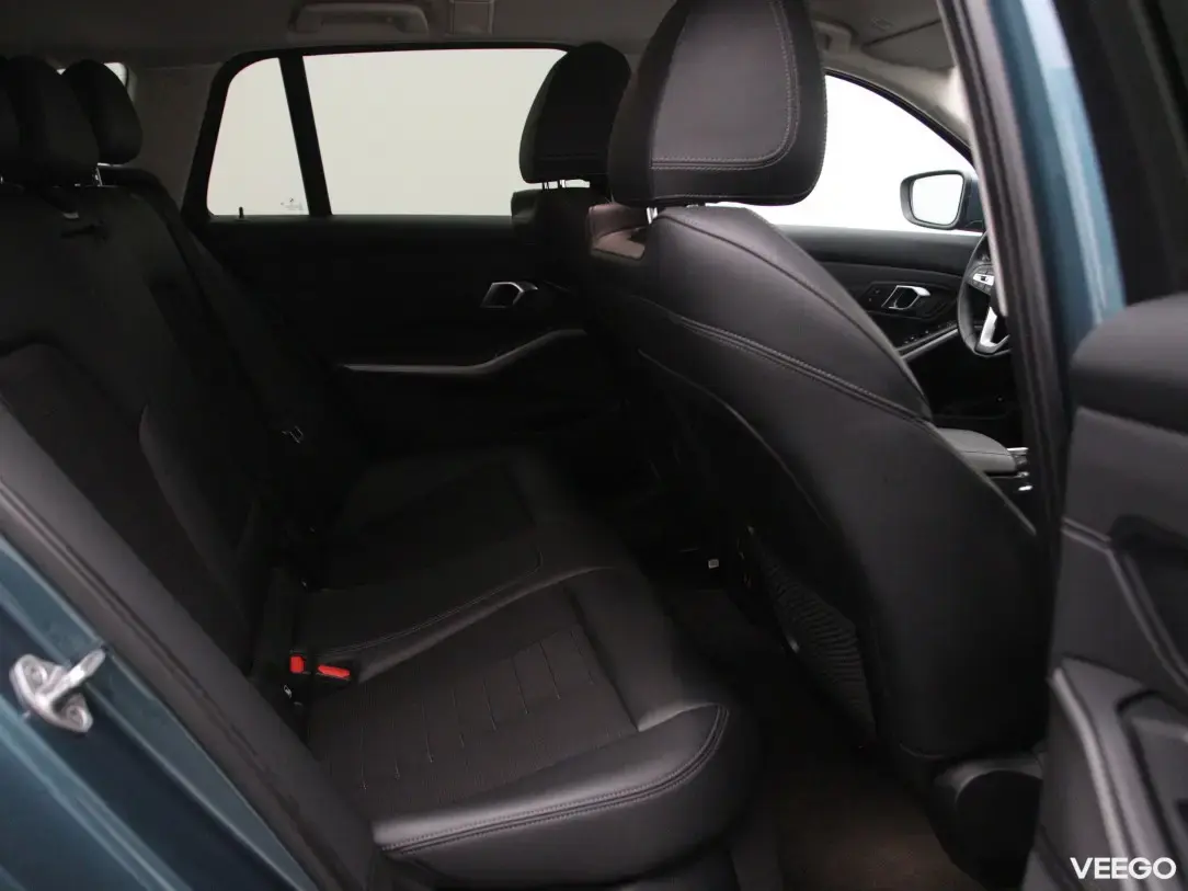 BMW 330 2 135kW