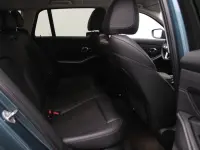 BMW 330 2 135kW thumbnail