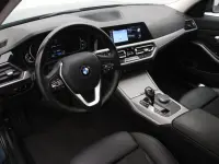 BMW 330 2 135kW thumbnail