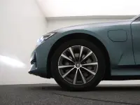BMW 330 2 135kW thumbnail