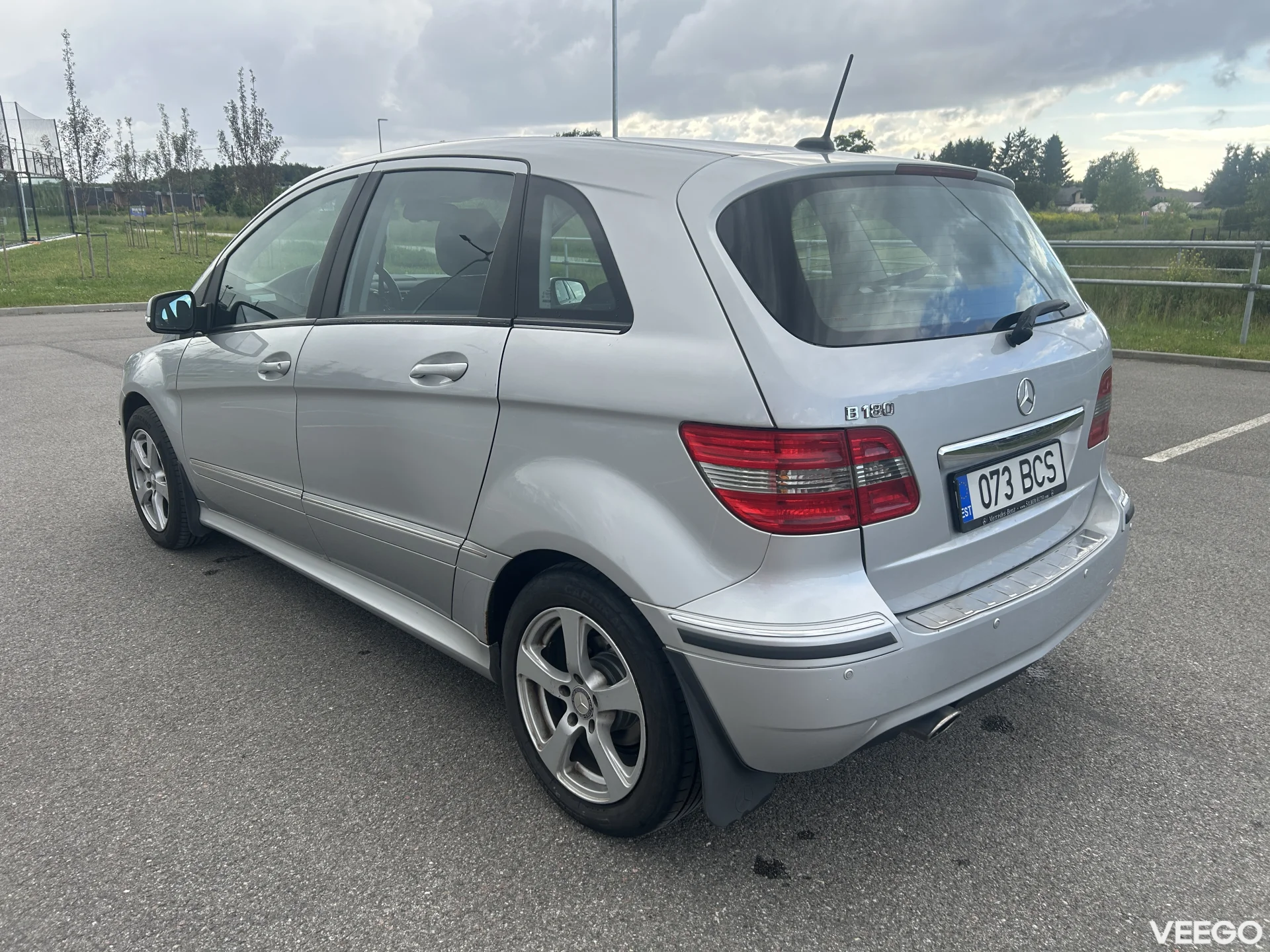 Mercedes-Benz B180 1.7 85kW