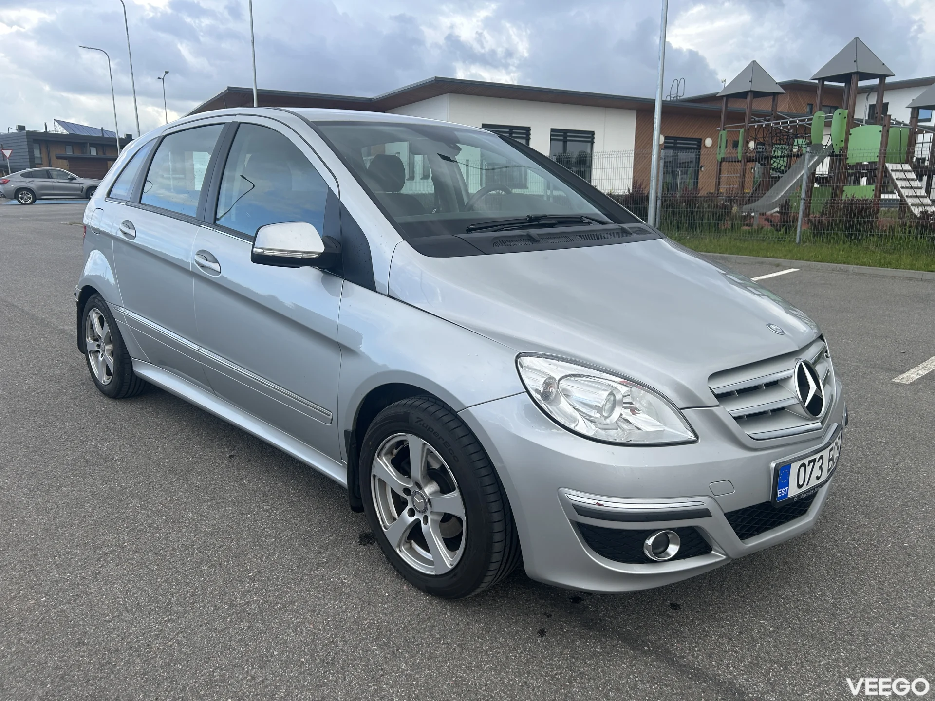 Mercedes-Benz B180 1.7 85kW