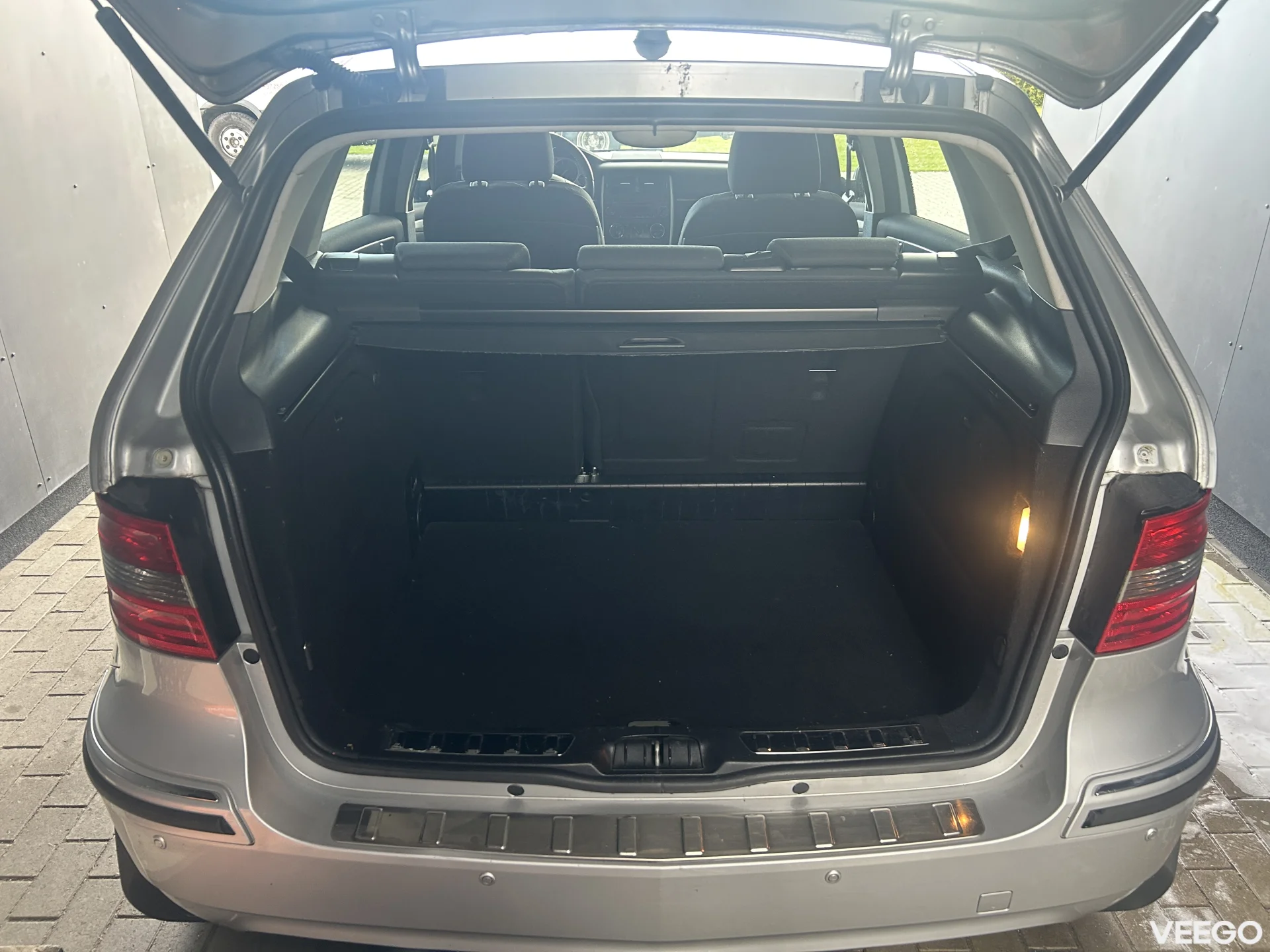 Mercedes-Benz B180 1.7 85kW