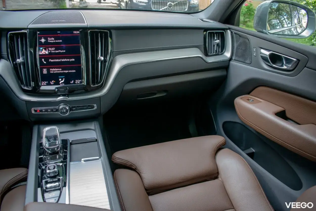 Volvo XC60 PHEV Intelli PRO Xenium Wntr 2 251kW