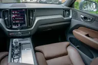 Volvo XC60 PHEV Intelli PRO Xenium Wntr 2 251kW thumbnail