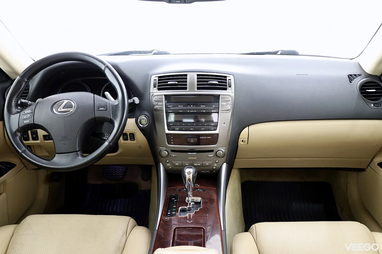 Lexus IS 250 2.5 154kW