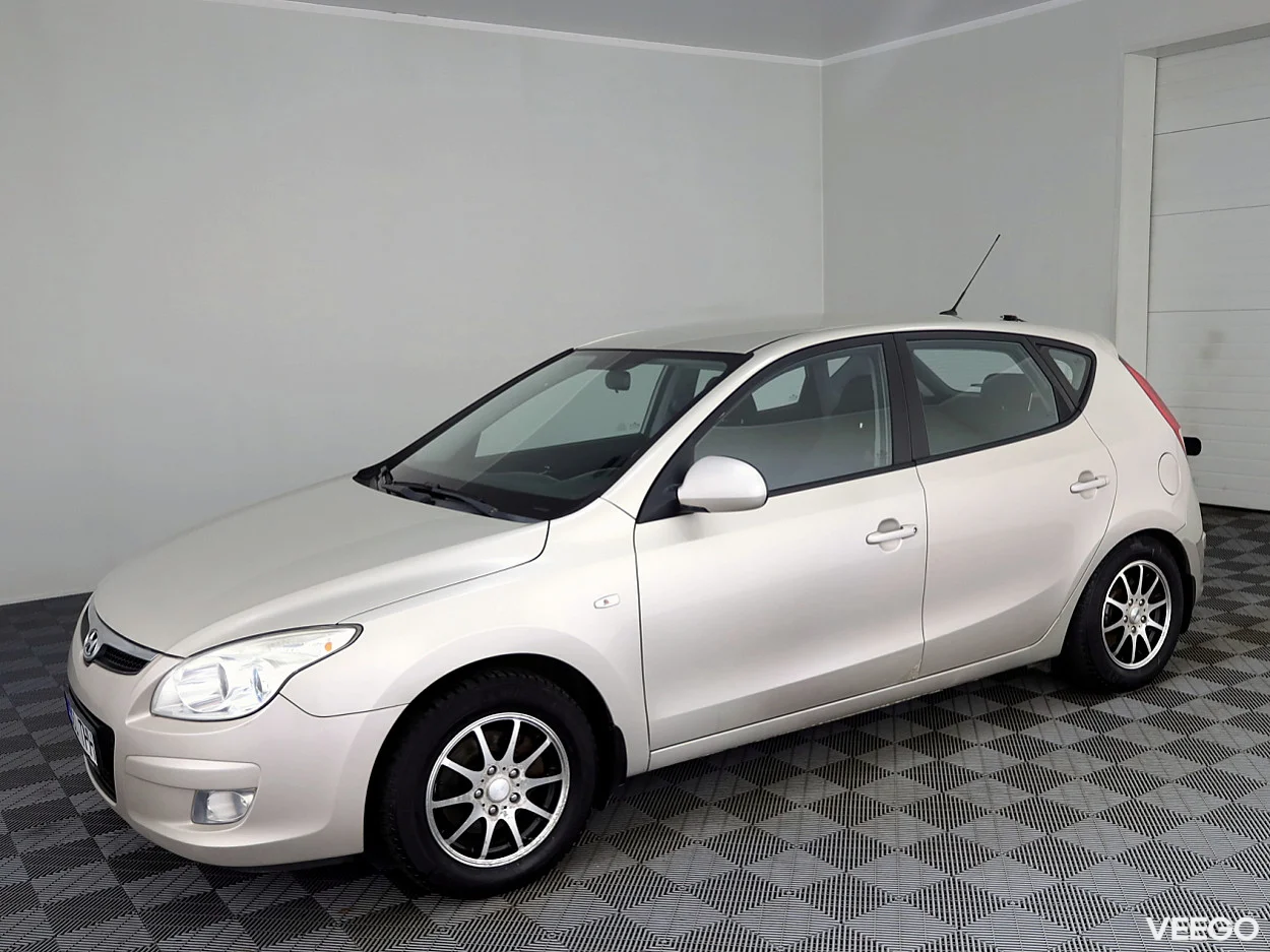Hyundai i30 1.6 90kW