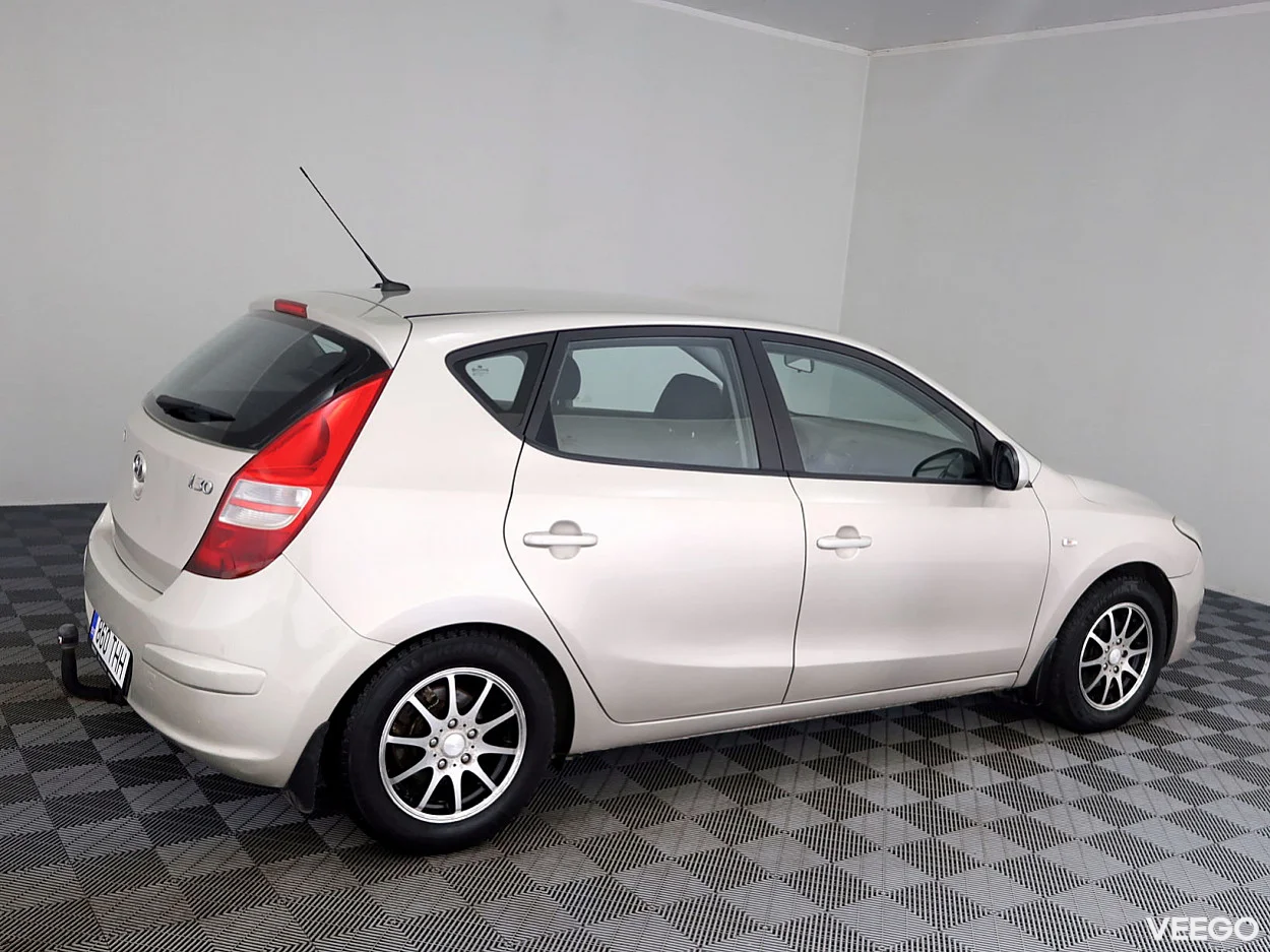 Hyundai i30 1.6 90kW