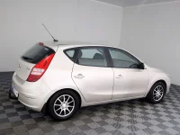 Hyundai i30 1.6 90kW thumbnail