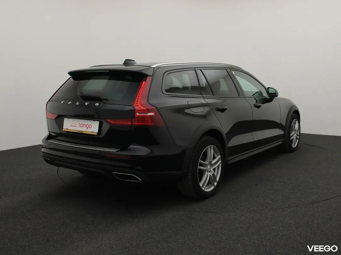 Volvo V60 Cross Country 2 184kW