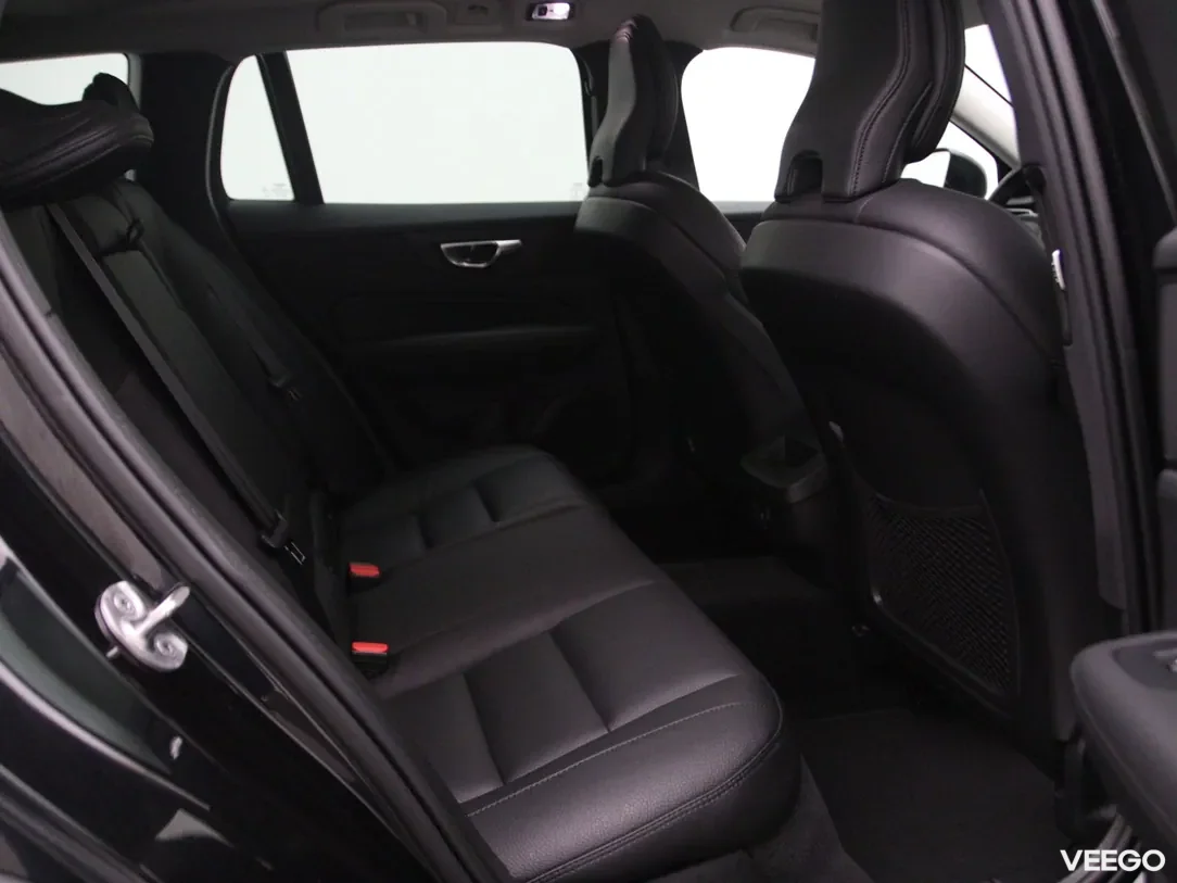 Volvo V60 Cross Country 2 184kW