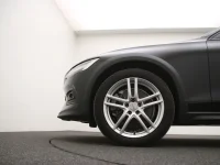 Volvo V60 Cross Country 2 184kW thumbnail