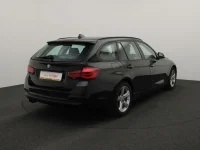 BMW 320 2 140kW thumbnail