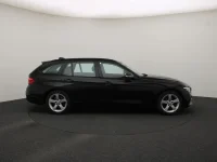 BMW 320 2 140kW thumbnail